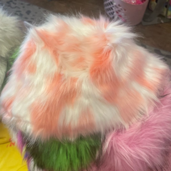 Rainbow Marble Swirl Faux Fur Costume Y2K Rave Fuzzy Furry Bucket Hat - Picture 10 of 16